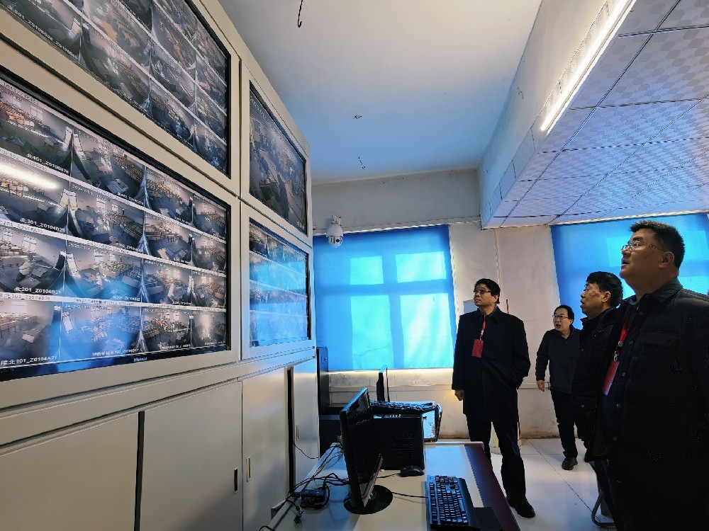 聚焦期末考務(wù) 強(qiáng)化監(jiān)督檢查——校領(lǐng)導(dǎo)深入考場巡視指導(dǎo)工作